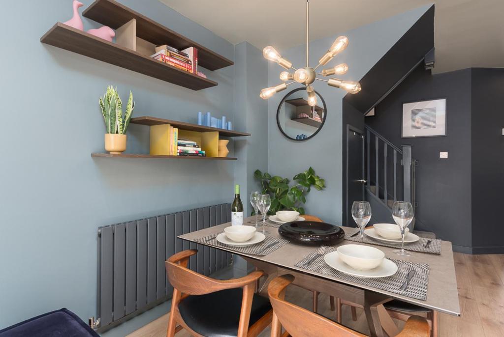 Castle Townhouse Kenilworth - Private Parking - 24 Hr Gym Access - Town Centre Apartman Kültér fotó