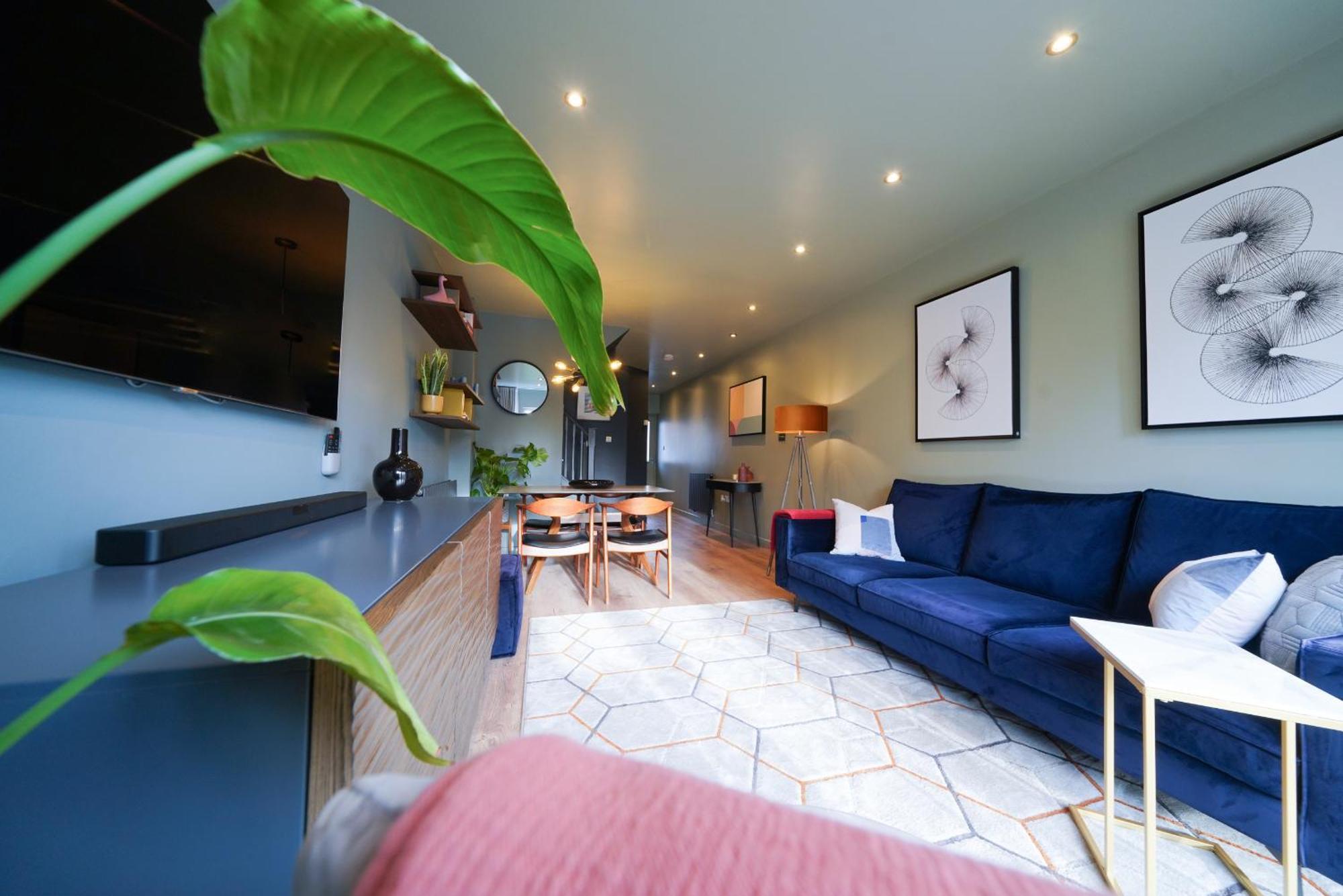 Castle Townhouse Kenilworth - Private Parking - 24 Hr Gym Access - Town Centre Apartman Szoba fotó
