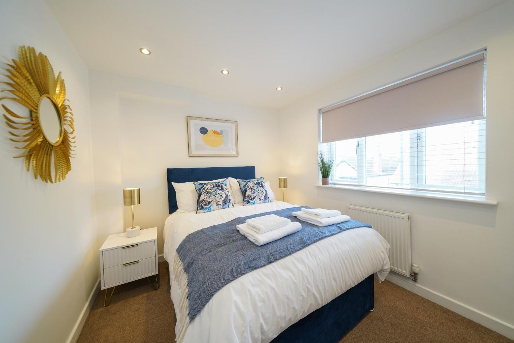 Castle Townhouse Kenilworth - Private Parking - 24 Hr Gym Access - Town Centre Apartman Szoba fotó