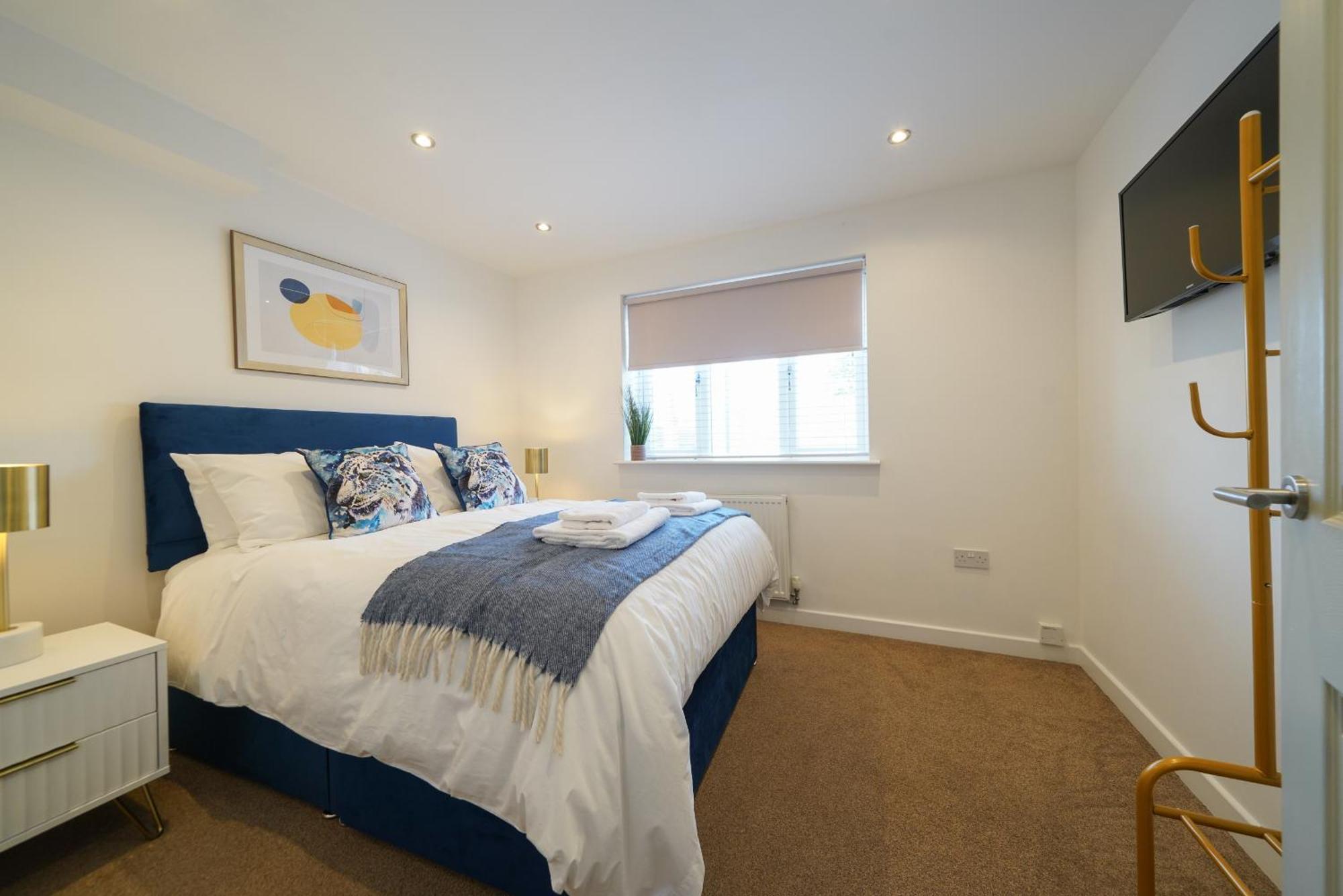 Castle Townhouse Kenilworth - Private Parking - 24 Hr Gym Access - Town Centre Apartman Szoba fotó